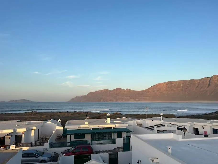 Famara, Apto. En Zona Tranquila A 200M Del Mar. Apartment Spain